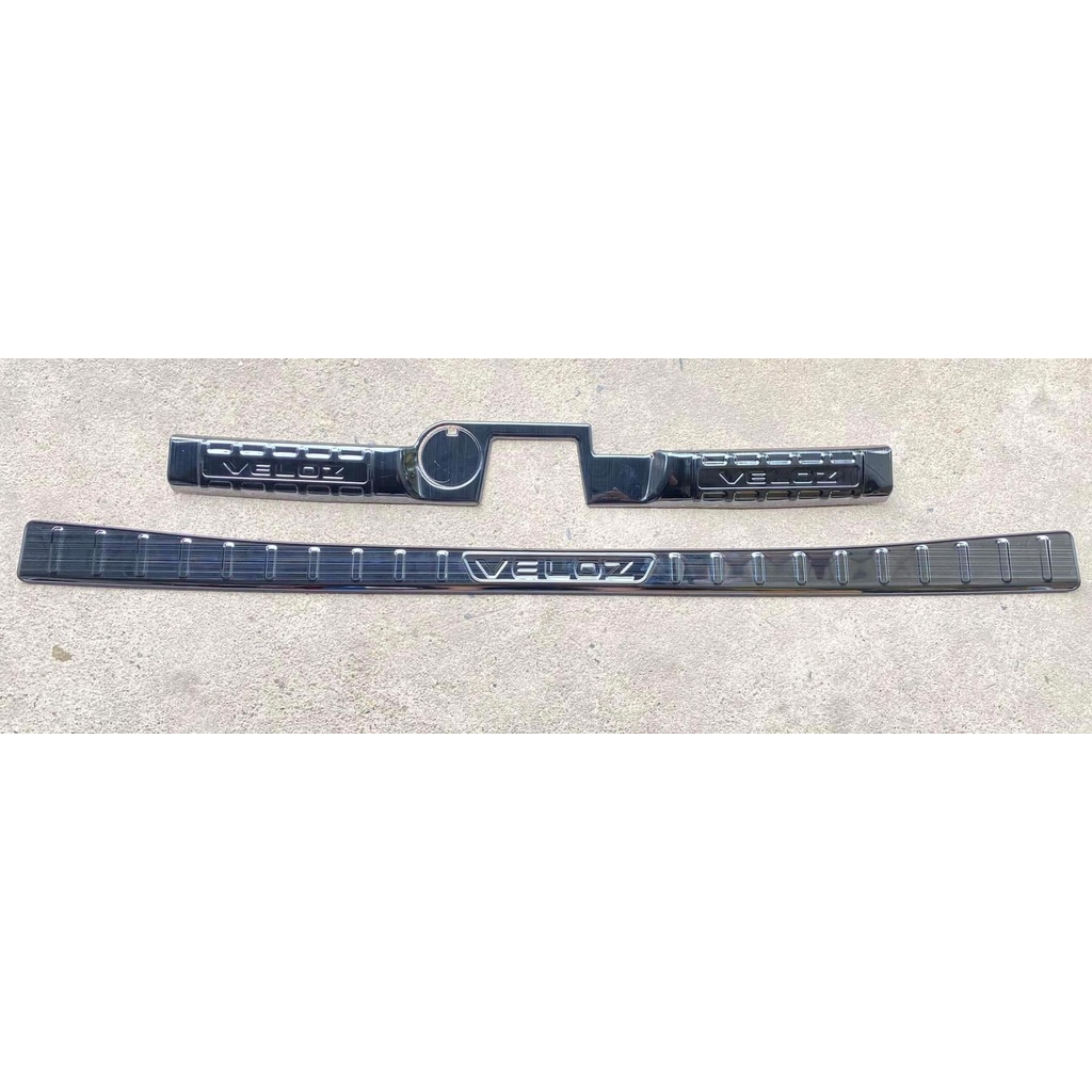 Ốp chống trầy cốp trong, ngoài xe TOYOTA VELOZ 2022 2023  vân  TITAN cao cấp