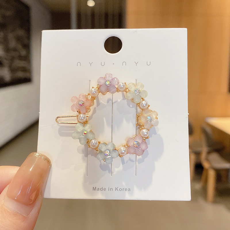 Kẹp tóc hình hoa cúc đính đá xinh xắn cho nữ