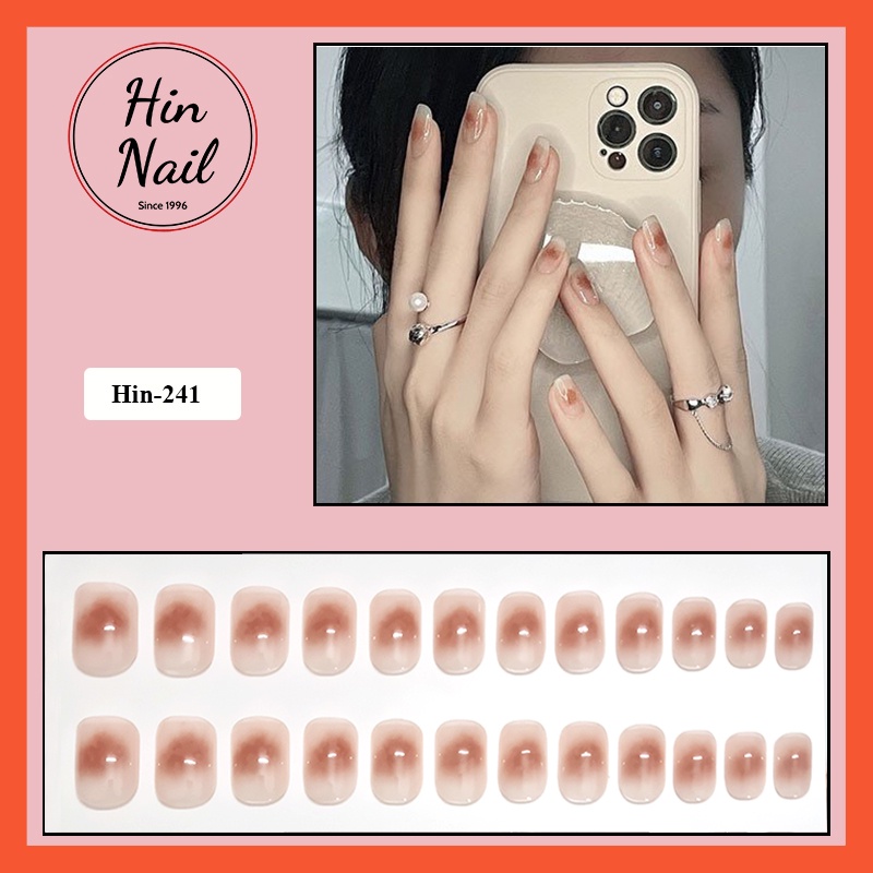 Móng tay giả form ngắn sơn bóng họa tiết màu loang siêu hot
