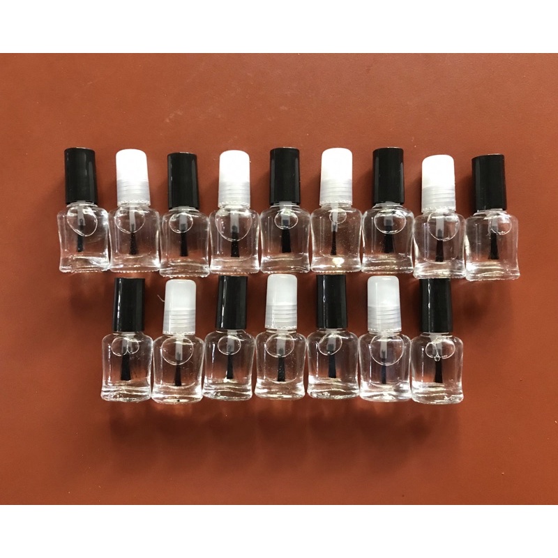 Sơn bóng không màu,dùng để sơn móng tay hoặc bảo vệ đất sét