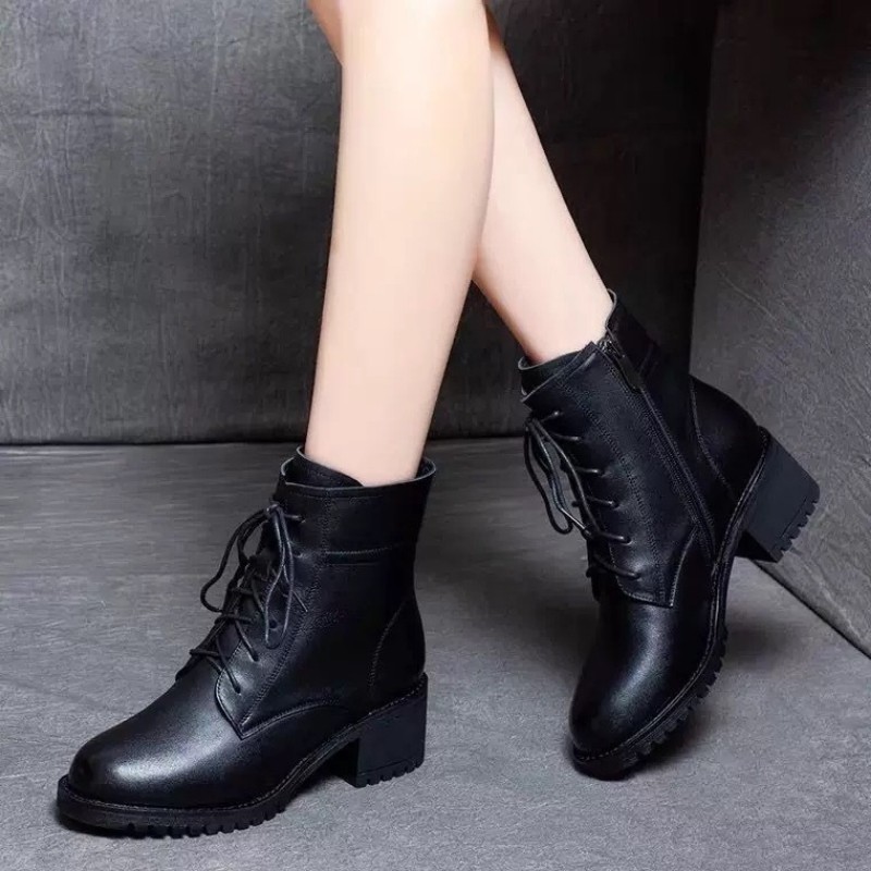 Bốt Nữ Mẫu Mới Chất Liệu Da Cao Cấp Đế Độn 5cm Tăng Chiều Cao | BigBuy360 - bigbuy360.vn