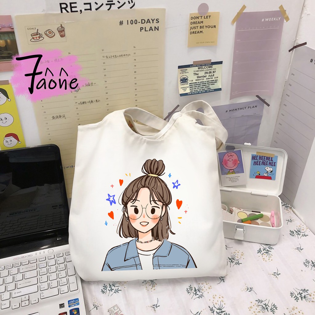 TÚI VẢI QUAI TRÒN CÔ GÁI BÉ NHỎ CÓ TÚI CON TOTE VẢI CANVAS