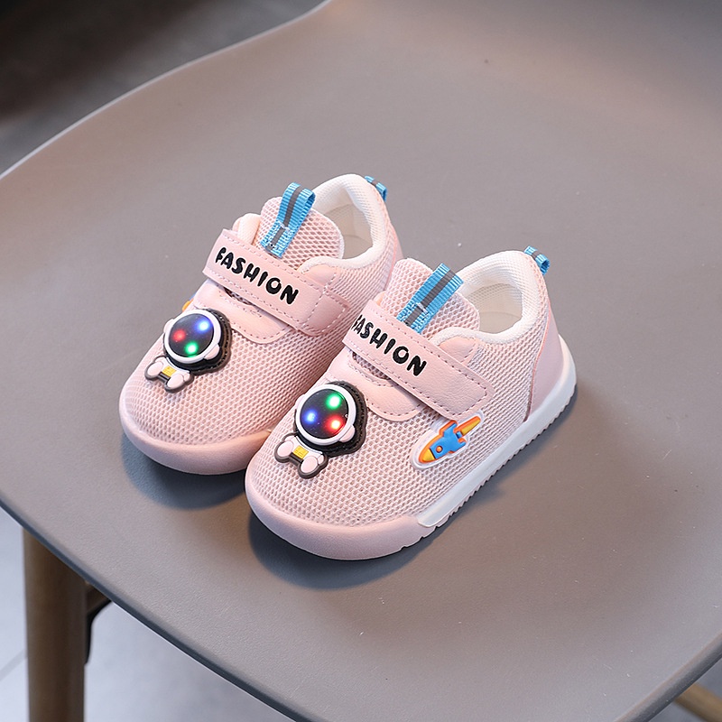 SUGE Giày Sneaker Đế Mềm Thoáng Khí Có Đèn LED Dành Cho Trẻ Em