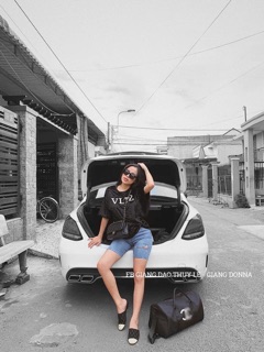 Quần jeans ngố rách