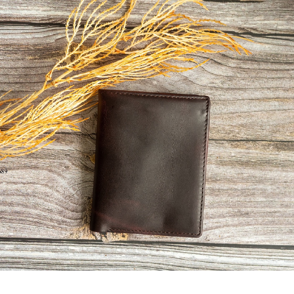 Bóp da nam, ví nam da bò thật trẻ trung và năng động.