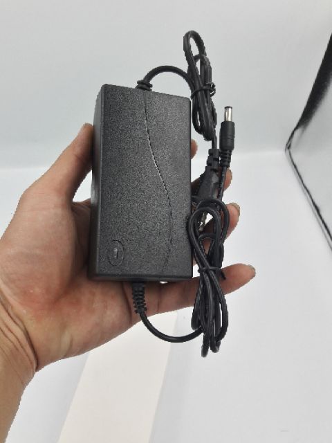 SẠC Bộ Pin Makita 18v ADAPTOR  2Ah 3Ah