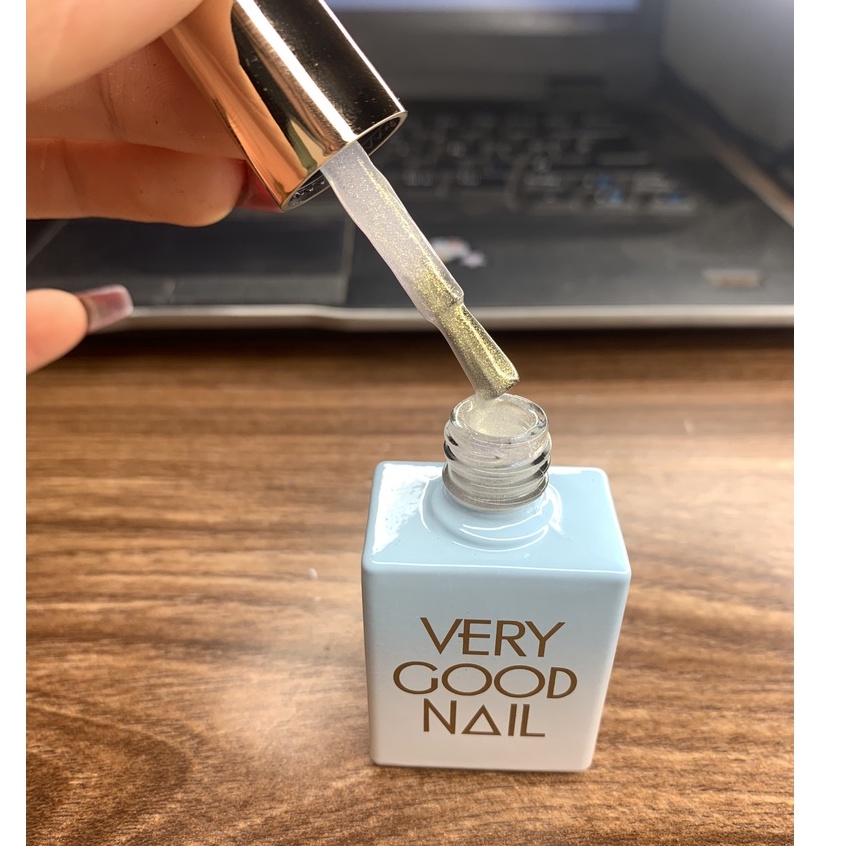 Sơn gel ánh trai vàng very good