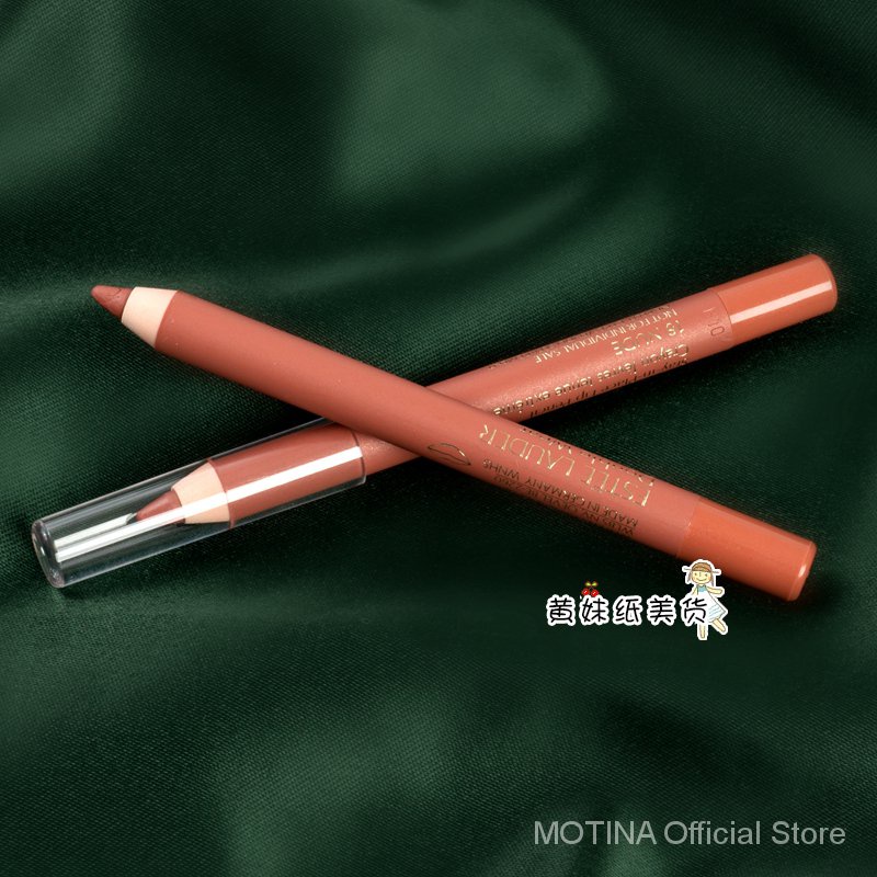 Chì kẻ viền môi dễ lên màu không nhòe