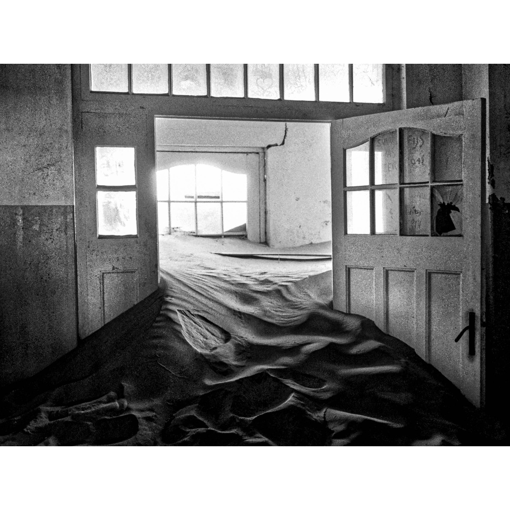 Phim Kodak Tri-X 400 TX ISO 400, Đen Trắng B&W, 135/35mm x 36 Kiểu, In Date Cho Máy Chụp Ảnh Film - LIIQ Flash