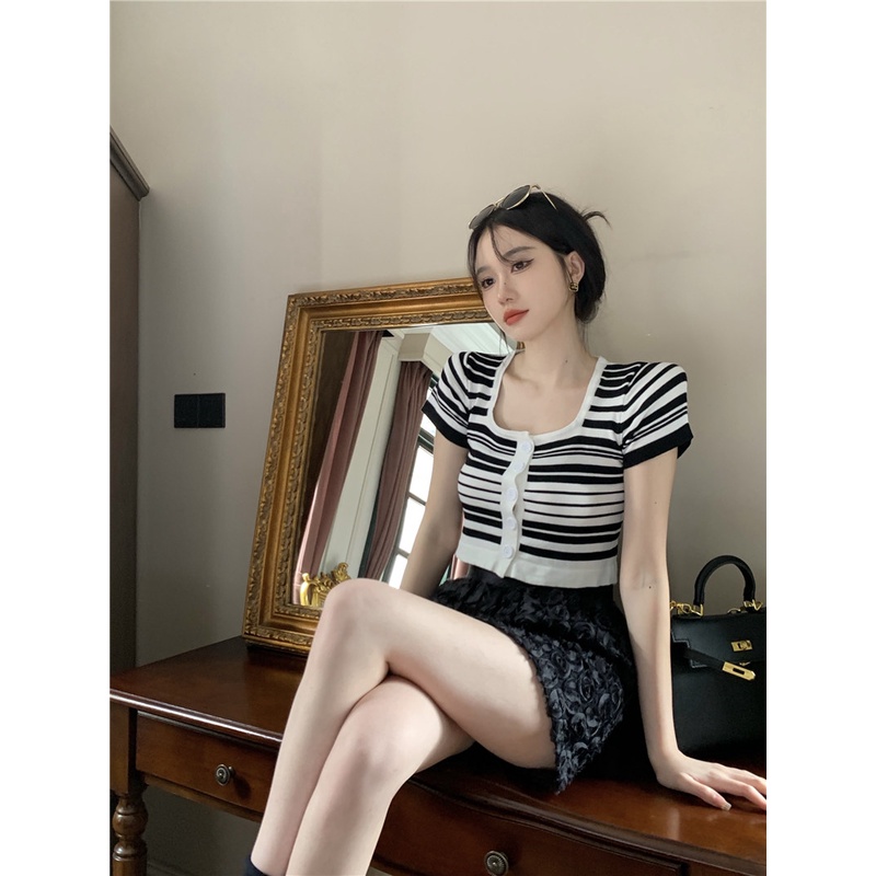 QKOOLE Áo croptop  dệt kim tay ngắn cổ vuông họa tiết kẻ sọc phong cách Hàn Quốc thời trang cho nữ