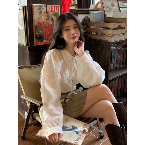 Sơmi thêu hoa nổi phối cổ ren - kèm ảnh thật