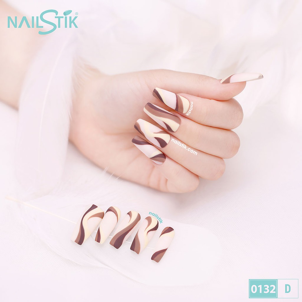Móng úp thiết kế by NAILSTIK, màu vàng nâu đậm, form móng coffin, dài, 132