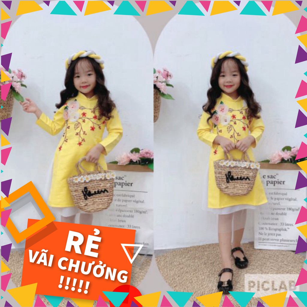 New Áo dài cách tân mẹ và bé gái kèm chân váy, mấn đội đầu của con