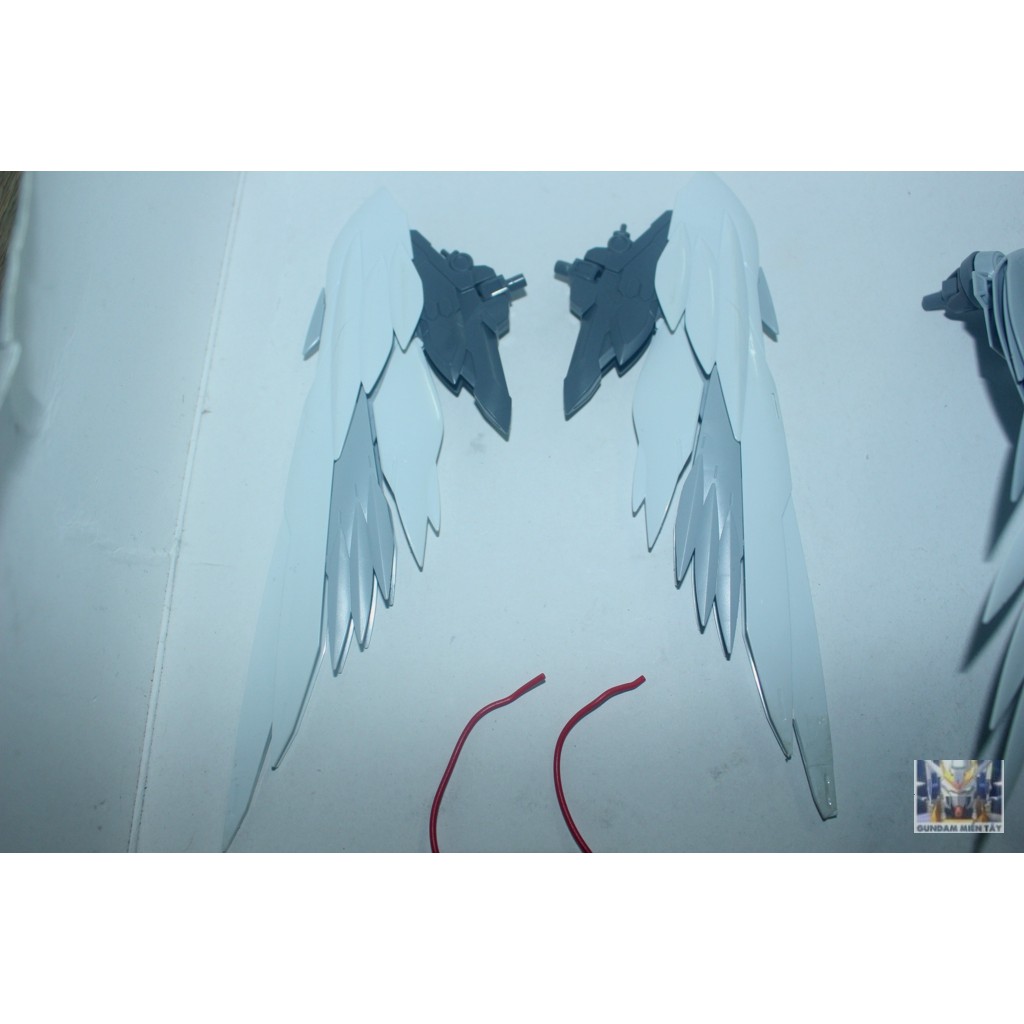 Mô hình lắp ráp High Resolution 1/100 Wing Zero Custom Gundam Bandai (đã ráp) 2nd