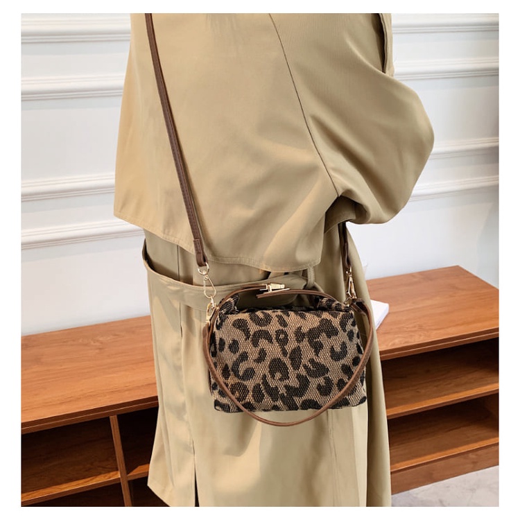 Túi xách hộp beo và harem khóa trên cao cấp