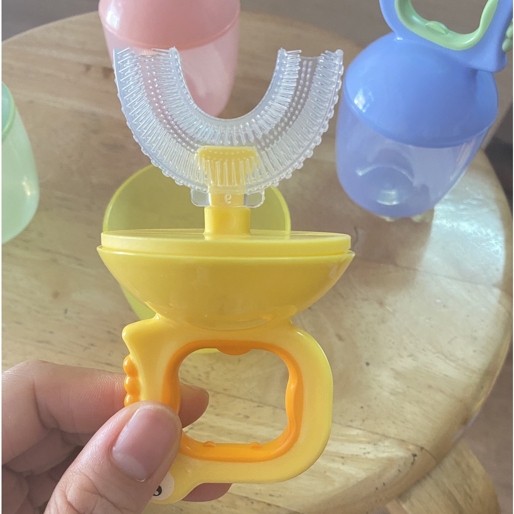 Bàn chải chữ U cho bé silicone siêu mềm có kèm cốc đánh răng tiện lợi