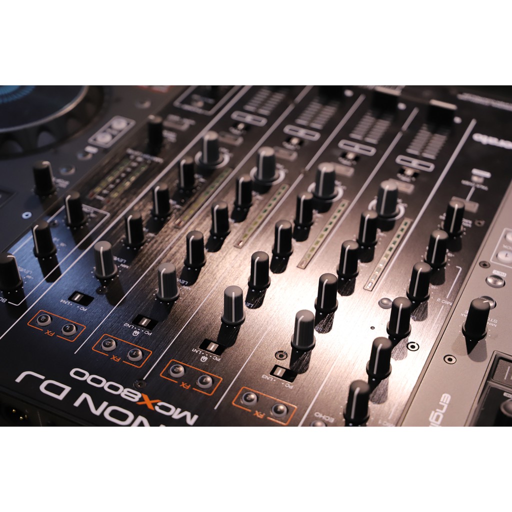 Bàn DJ DENON MCX8000