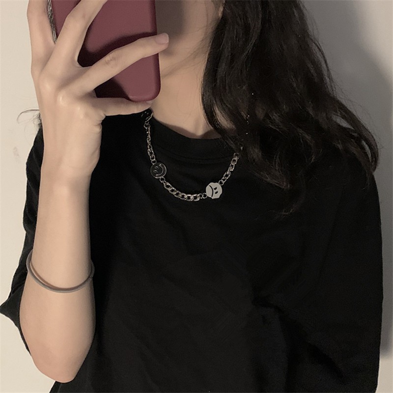 Vòng cổ gắn mặt hình mặt cười cá tính phong cách hip-hop thời trang