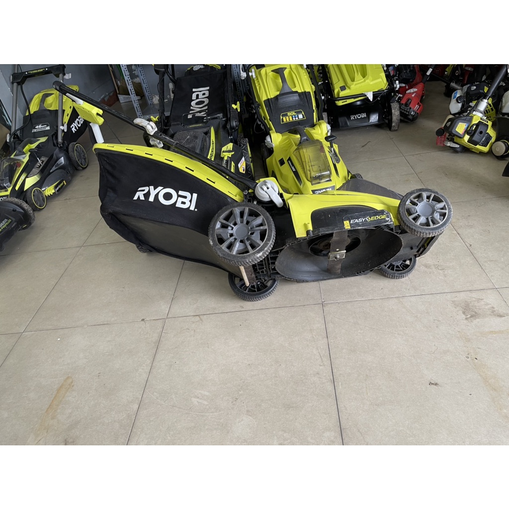 XE CẮT CỎ RYOBI 36V - RLM36B40H