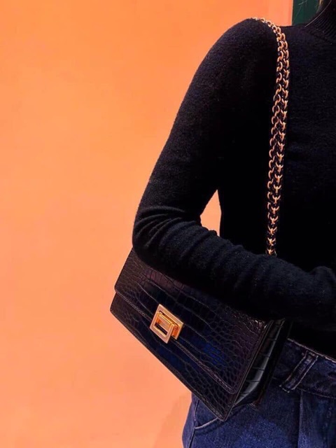 🆙 CNK da rắn khóa gập xuất dư Sz 22