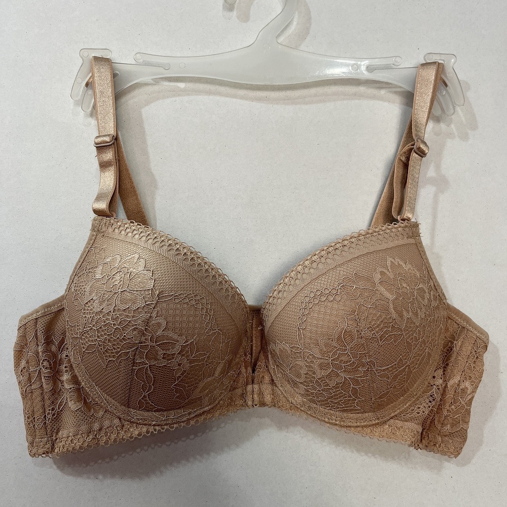 Áo ngực nữ ren cài trước nâng ngực Lovely 1228 có gọng mút dày cúp xéo size 34-36