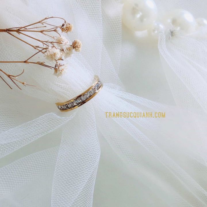 Nhẫn Titan Đính Full Đá Màu Vàng