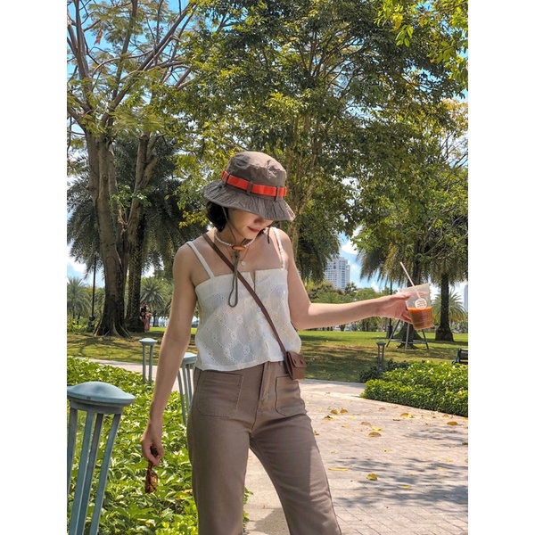 Áo hai dây chất ren - Delyn