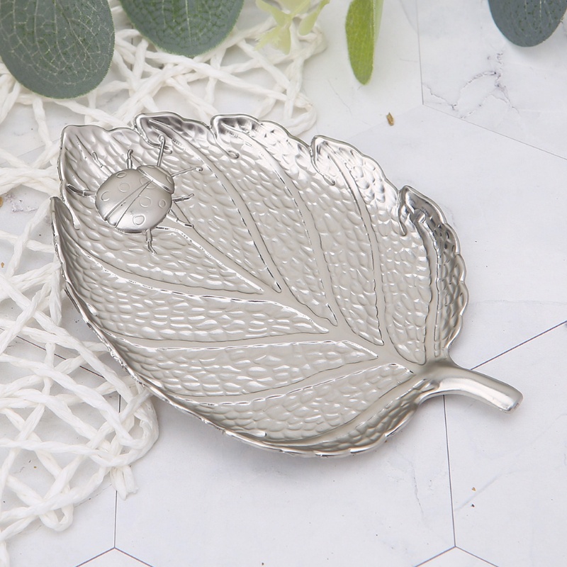 Giá Đỡ Kim Loại Hình Lá Phong / Hoa Sen Tiện Dụng Cho Bàn Ăn