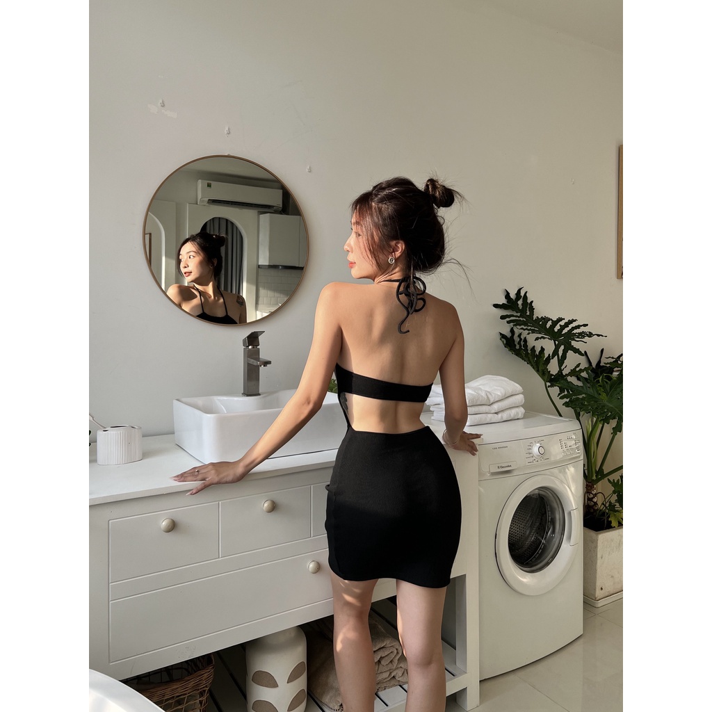Đầm body khoét eo cổ yếm tròn sexy co giãn 4 chiều tay ngắn đi chơi dạo phố La Boutique Tặng kèm cặp dán ngực | BigBuy360 - bigbuy360.vn