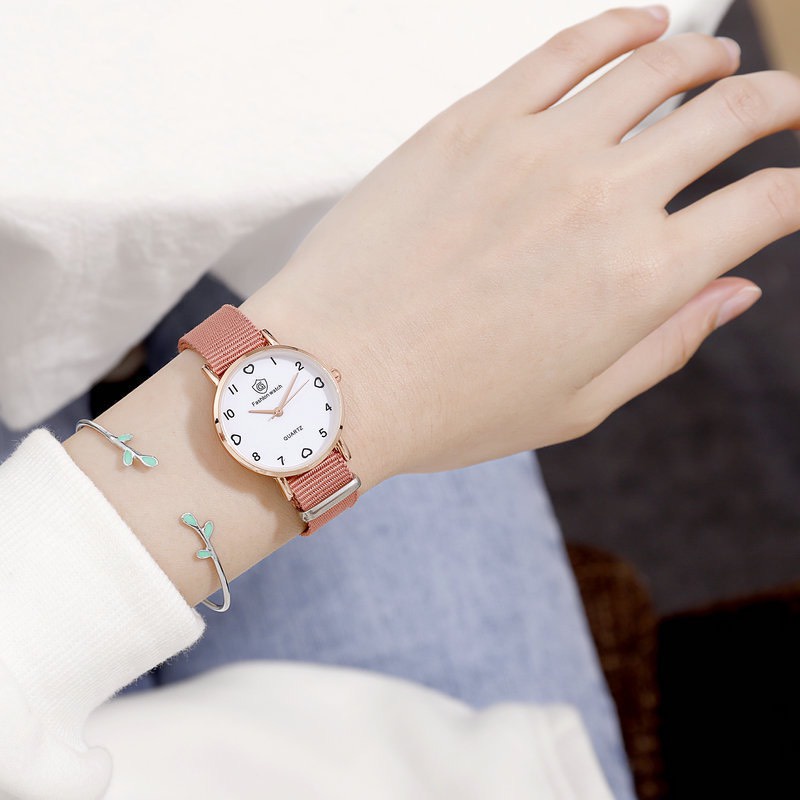 Đồng Hồ Nữ Dây Vải FASHION WATCH Mặt Tròn Trái Tim Thời Trang Hàn Quốc