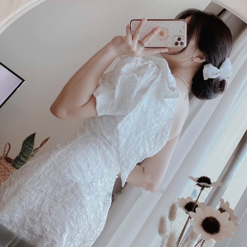 Đầm dự tiệc lệch vai gấm nơ to