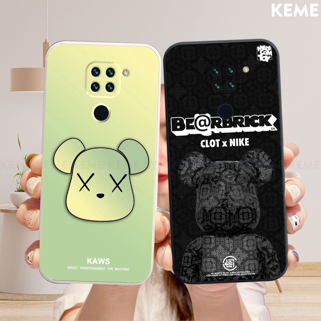 Ốp lưng Xiaomi Redmi Note 9 in hình Kaws và bearbrick