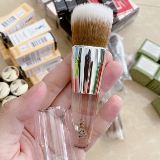 Cọ Nền, Cọ Đa Năng Clinique Foundation Buff Brush