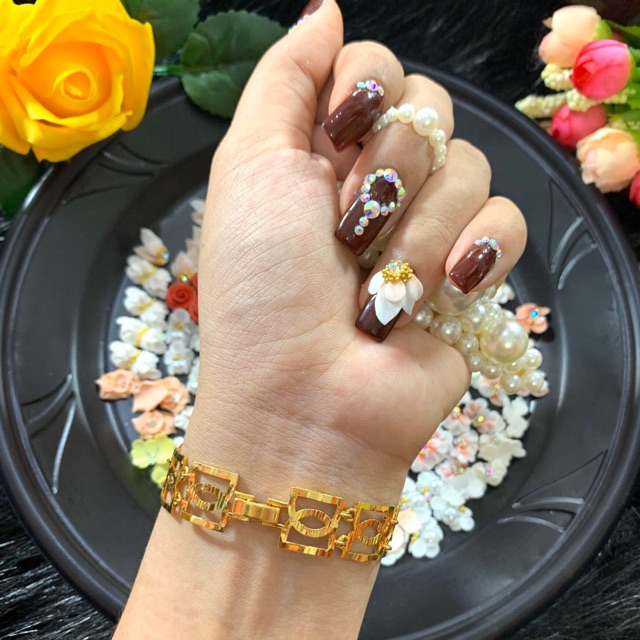 Hoa bột gốc móng
