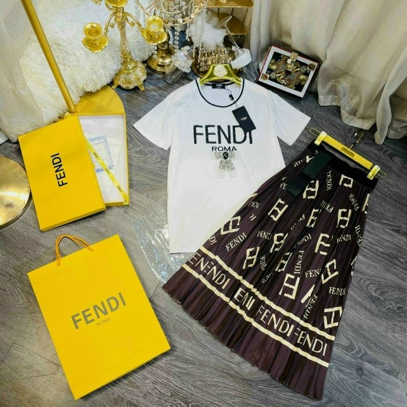 Chân váy xếp ly chữ F hàng QC