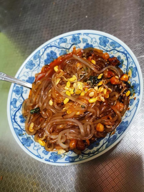 Có sẵn dạng ly và gói- Miến chua cay Trùng Khánh Lý Tử Thất gói 252g | BigBuy360 - bigbuy360.vn