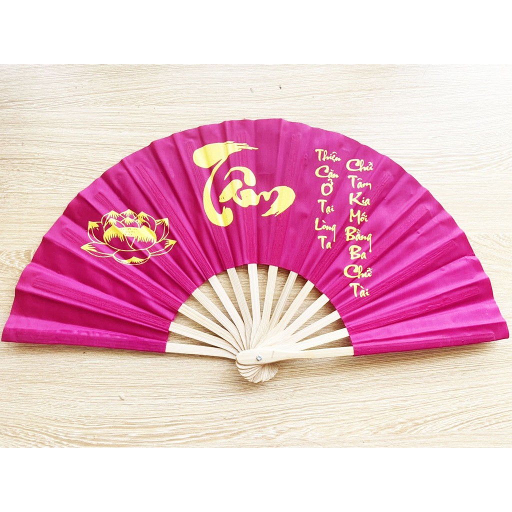 Quạt vải lụa xếp,viết chữ thư pháp truyền thống Việt Nam dài 25cm (màu tím)