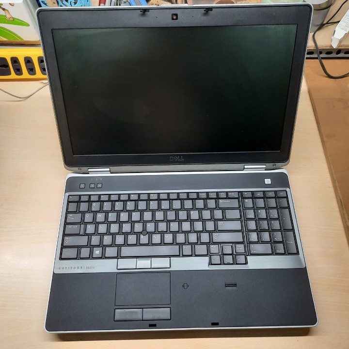 Laptop Dell E6530 i7 3520M Ram 8G SSD 180G 15.6in game mượt siêu nhanh