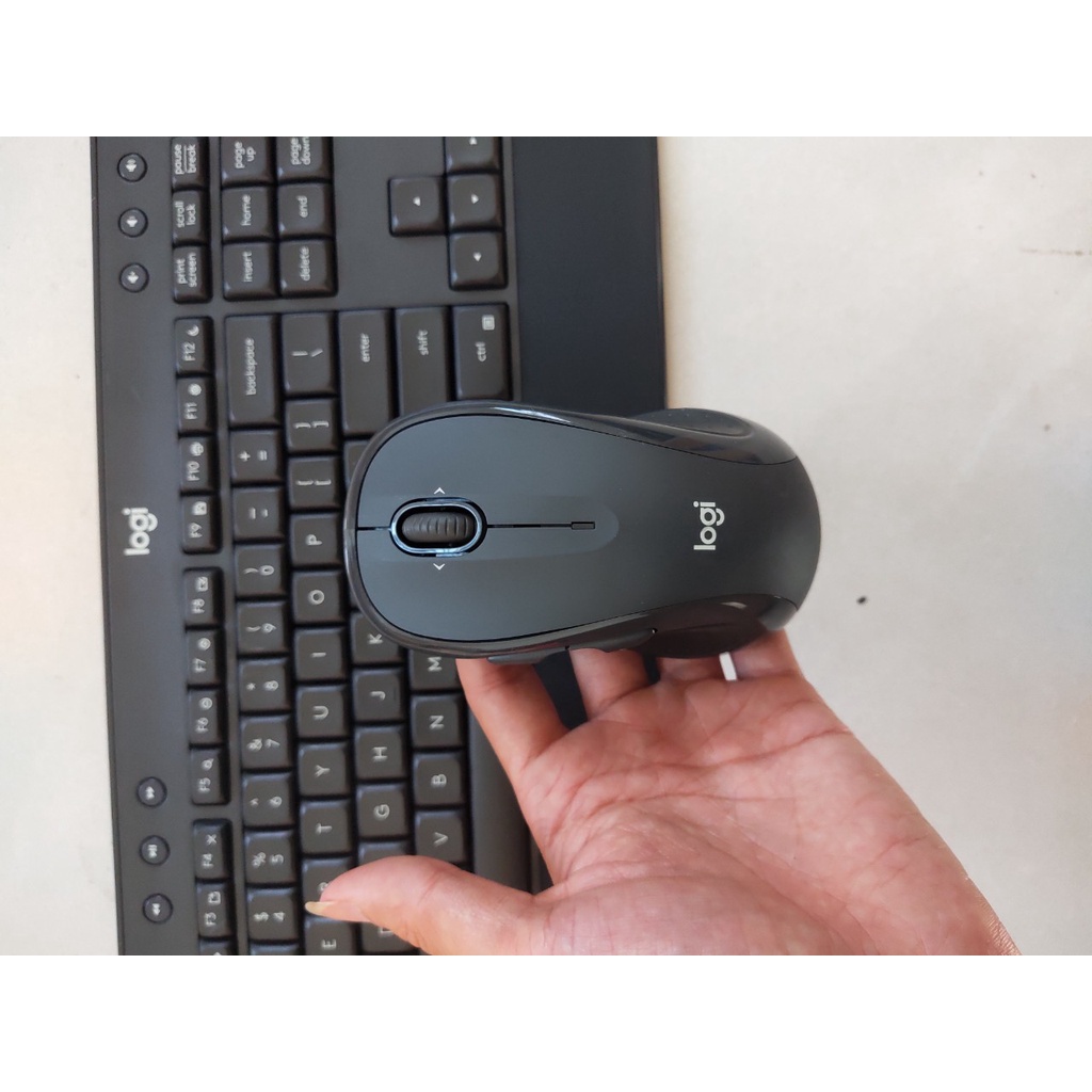 Bộ bàn phím chuột Logitech MK545