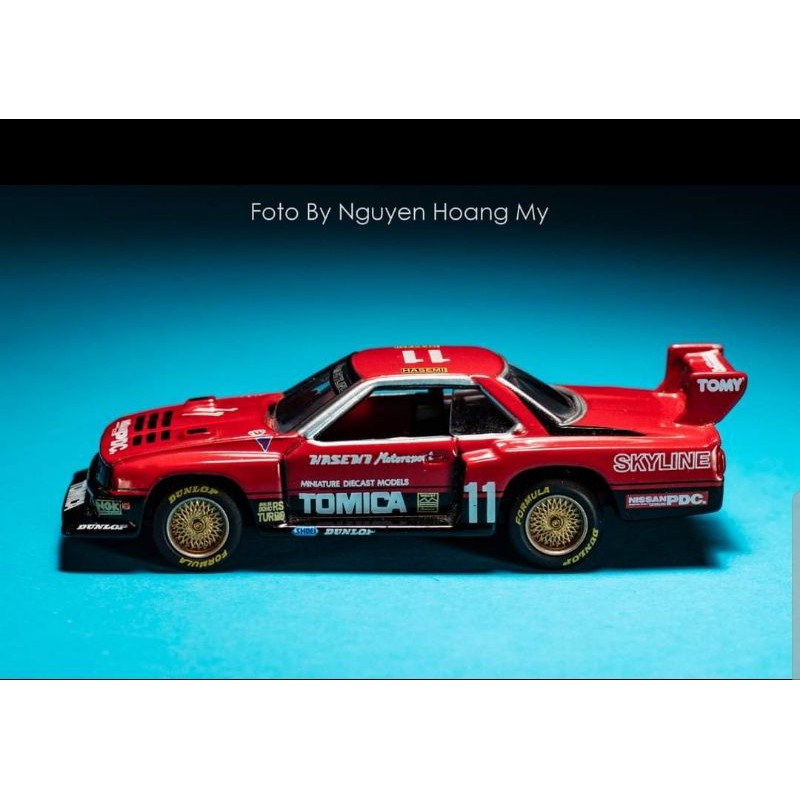 Xe Mô Hình Tĩnh Tomica Limited Nissan Skyline Silhouette Bánh Cao Su 1.64