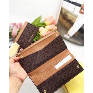Ví gấp dạng thể Michael Kors
