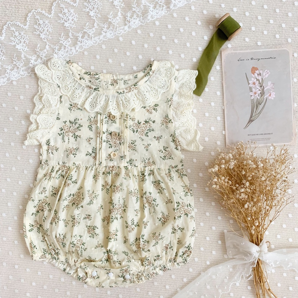 Bộ Áo Liền Quần Ngắn Tay Phối Ren Hoa Dễ Thương Cho Bé Gái Sơ Sinh