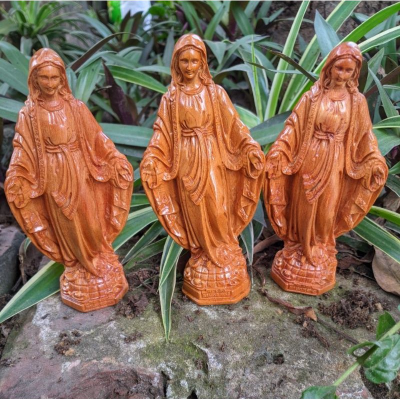 TƯỢNG đức mẹ bằng gỗ vàng thơm
