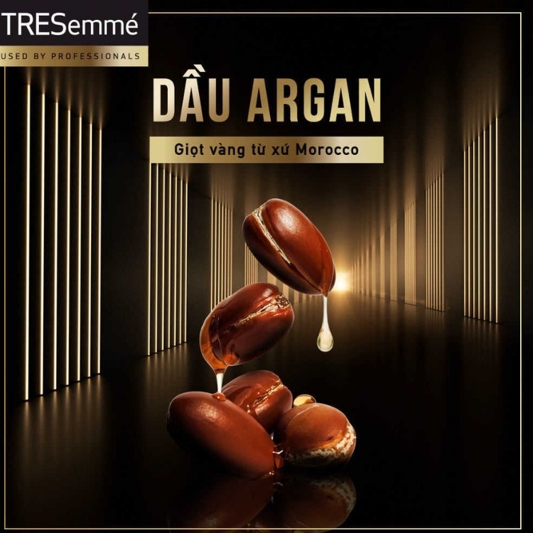 Dầu xả TRESemmé vào nếp mượt mà giúp tóc suôn mượt Keratin Smooth chai 620g