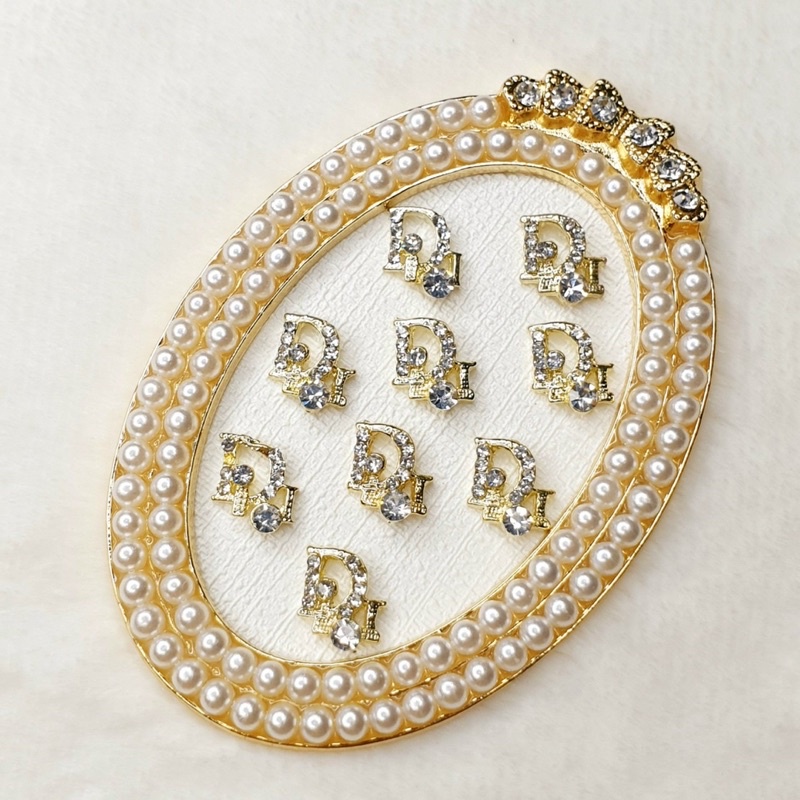 Charm trang trí gắn móng tay