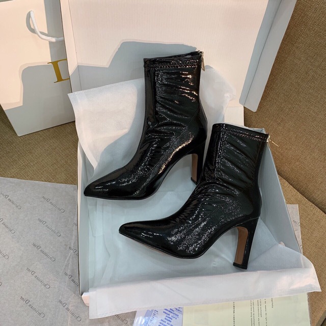 Boot nhăn da ướt gót vuông dẹt mảnh cao cổ | BigBuy360 - bigbuy360.vn