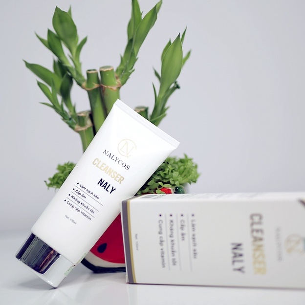 Sữa rửa mặt kiềm dầu chiết xuất bạc Hà dùng cho da nh ạy c ảm , cả nam và nữ CLEANSER Naly