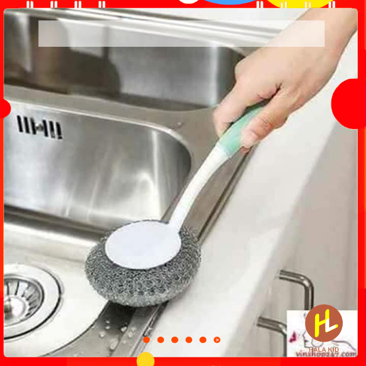 Cây cọ bùi nhùi sắt cán dài rửa bát xoong nồi chảo làm sạch vết bẩn tay cầm bằng nhựa
