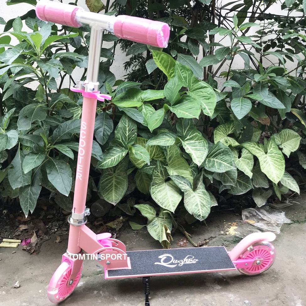 Xe scooter hàng đẹp có đèn led và chân trống tiện lợi, chịu tải đến 50kg quà tặng sinh nhật và năm mới [TOMTIN SPORT]