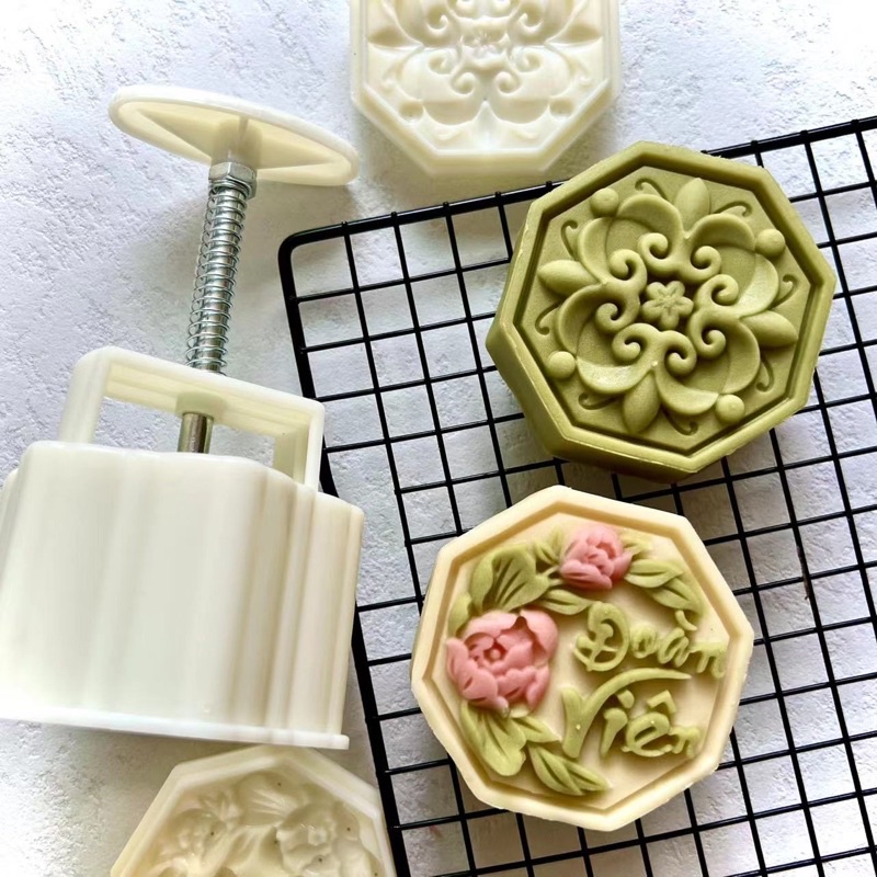 Khuôn trung thu lò xo bát giác 2 mặt 150g